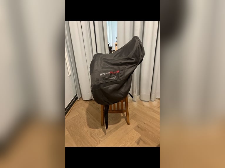 Erreplus Adelinde 18 Zoll Dressursattel Klettpausche
