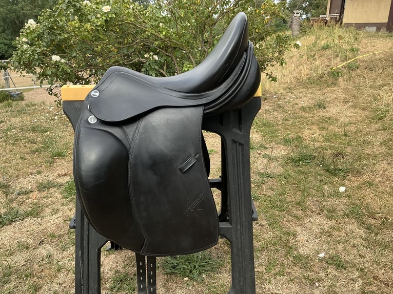 Erreplus Adelinde Dressursattel schwarz