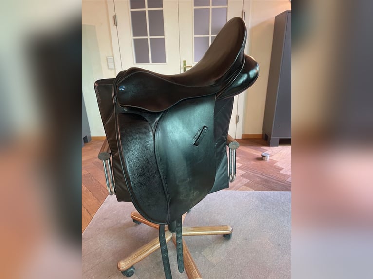 Euroriding Diamant Dressursattel 17,5 Zoll