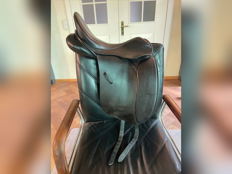 Euroriding Diamant Dressursattel 17,5 Zoll