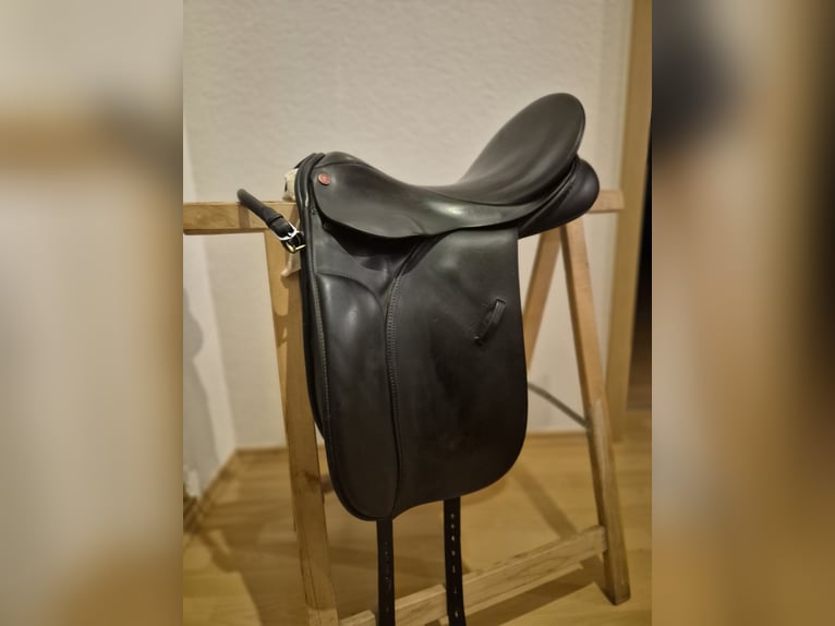 Euroriding Dressursattel Diamant – 17",