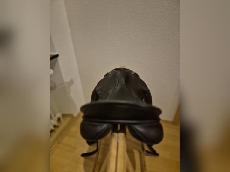 Euroriding Dressursattel Diamant – 17",