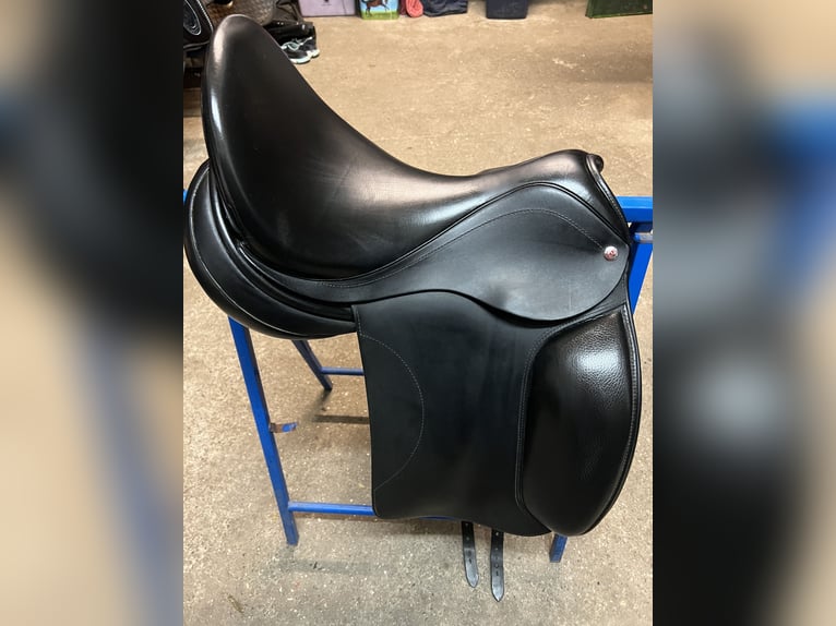 Exklusiver Teilmaß Dressursattel 17,5" | Monoblatt | Hochwertiges Leder | Top Zustand!
