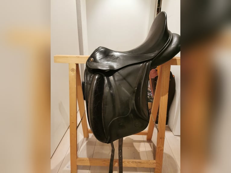 Hennig Dressursattel 17,5 Zoll, gebraucht