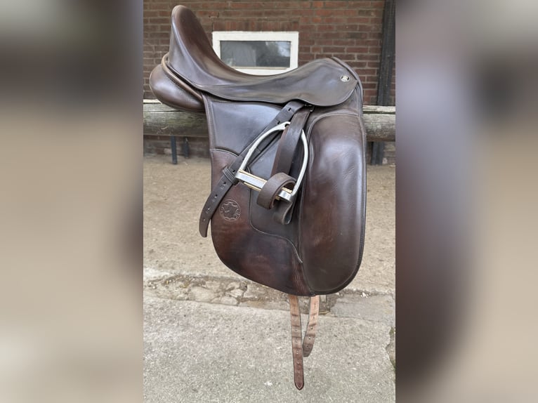 Hennig Dressursattel 