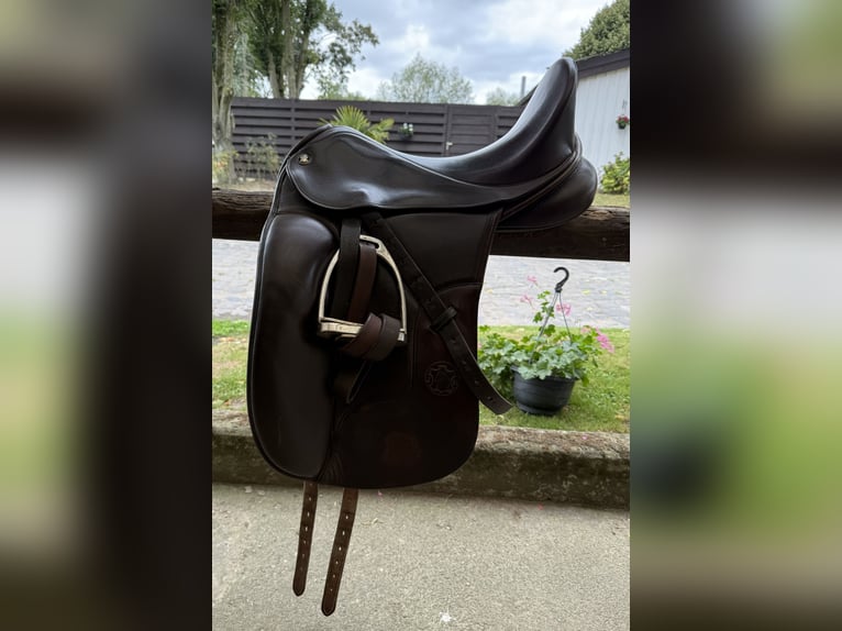 Hennig Dressursattel 