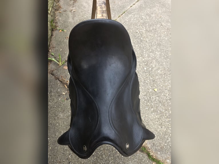 Hennig Dressursattel