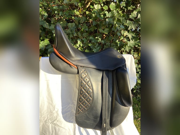 Hennig MFT Dressursattel Sonseredition
