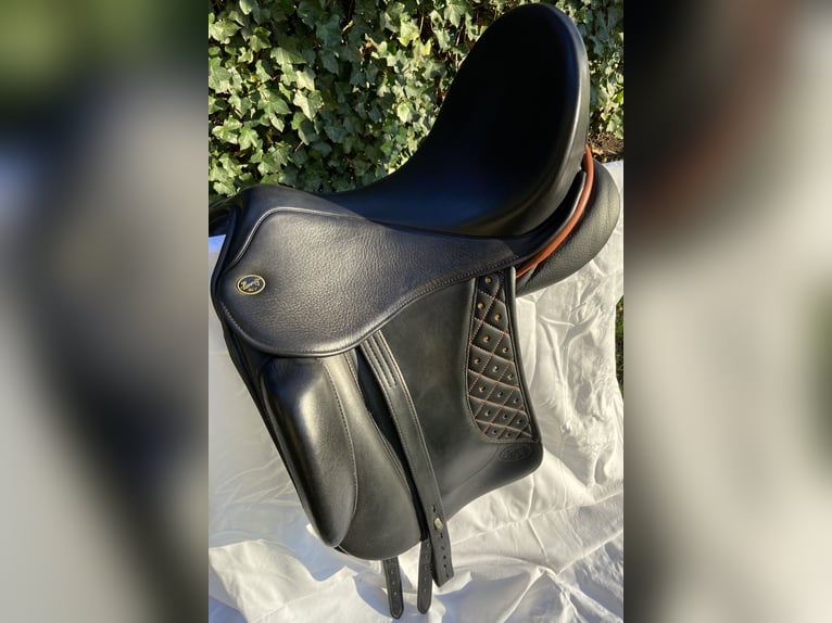 Hennig MFT Dressursattel Sonseredition