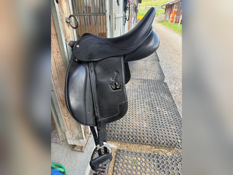 JH Reitsport Dressursattel