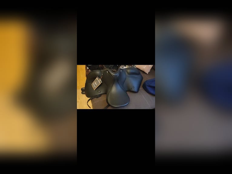 Letek by Tekna, Dressursattel S-Line mit Glossy