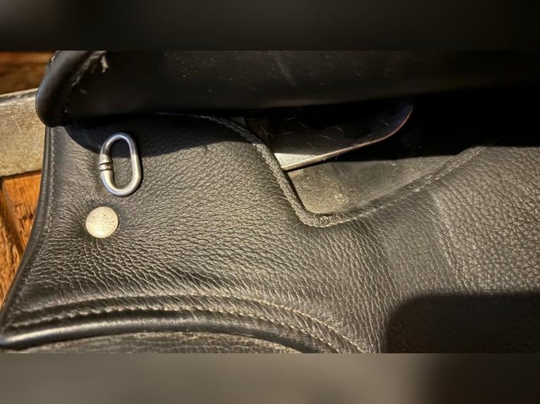 Letek Dressursattel