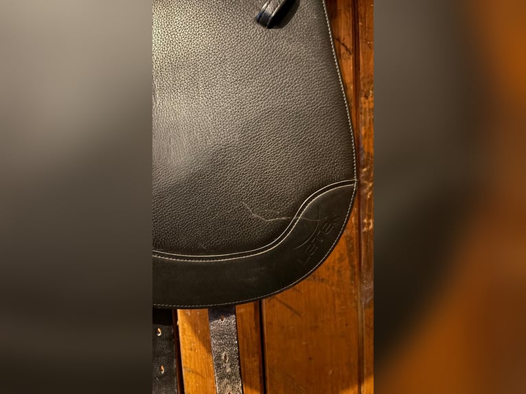 Letek Dressursattel