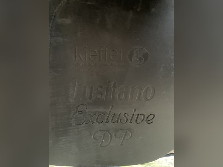 Neuwertigen Dressursattel von Kieffer!