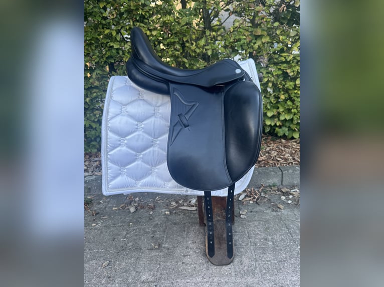 Neuwertigen Sattel Prestige Melody 17“/33 Klett D+1 CPS Monoblatt