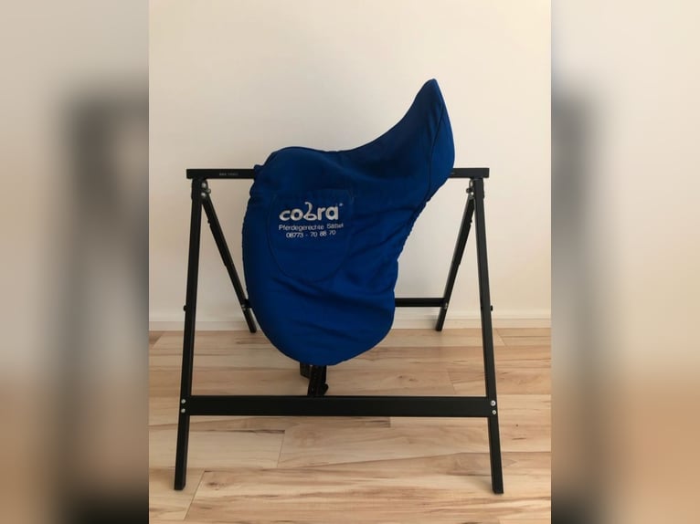 Neuwertiger Cobra Dressursattel 17,5'
