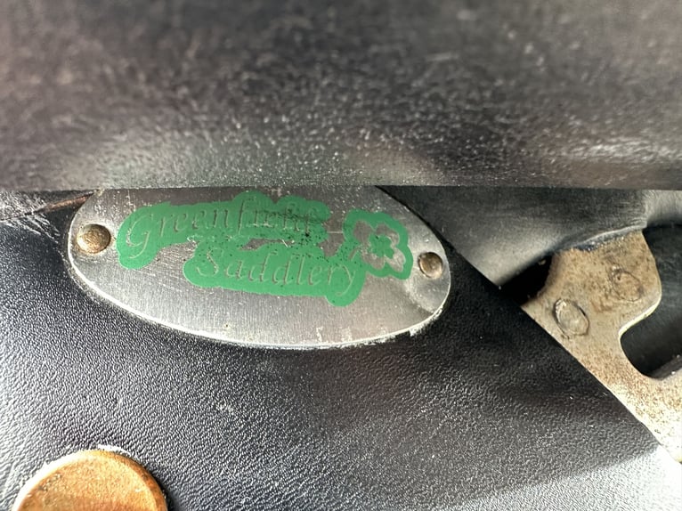 Neuwertiger Massimo Dressur II Sattel mit franzö. Kissen, KW 38 (auf 39 abgeändert), 17,5“ zu verk.