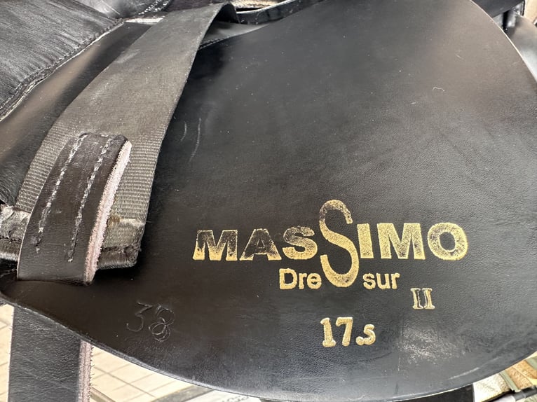 Neuwertiger Massimo Dressur II Sattel mit franzö. Kissen, KW 38 (auf 39 abgeändert), 17,5“ zu verk.