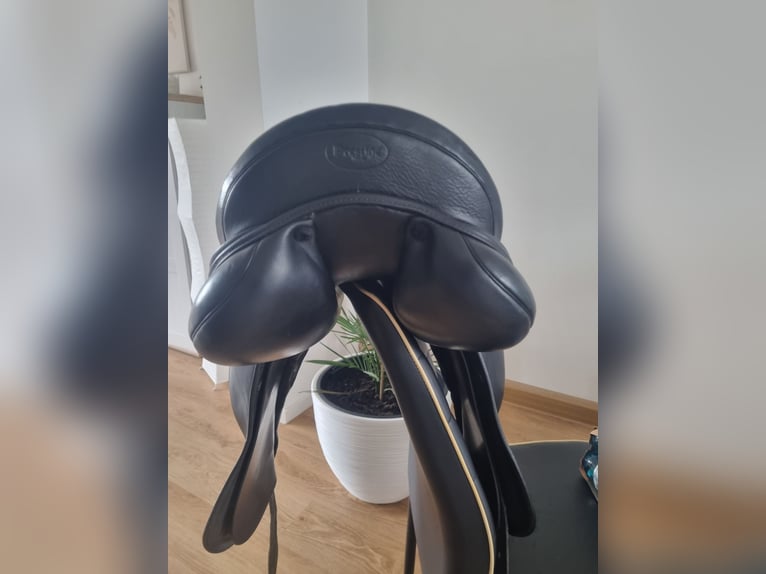 Neuwertiger Prestige Modena 17“(17,5) Dressursattel mit doubliertem Leder