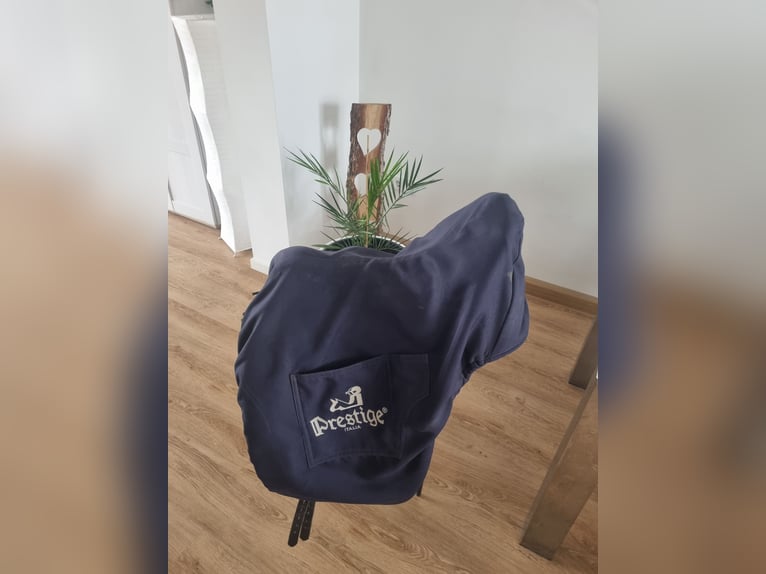 Neuwertiger Prestige Modena 17“(17,5) Dressursattel mit doubliertem Leder
