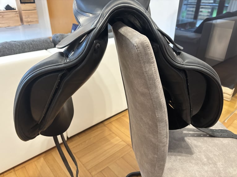 Neuwertiger Prestige x Doge Dressursattel 17‘‘