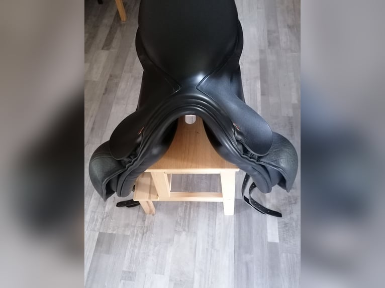 Niedersüß Dressursattel