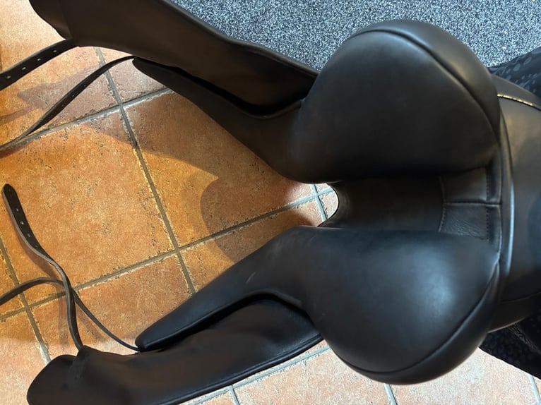 Olympia V. SP Klassika, 18 Zoll Dressursattel
