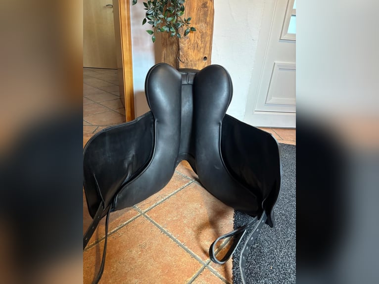 Olympia V. SP Klassika, 18 Zoll Dressursattel