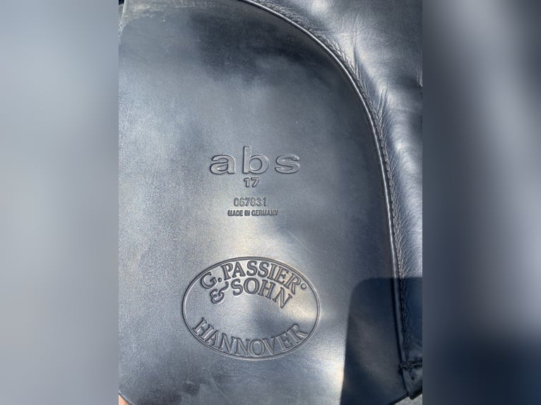Passier abs Dressursattel 17“ - neuwertig!