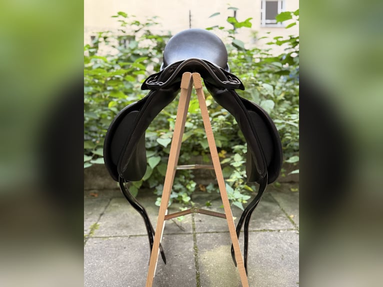PASSIER GG Extra 16 Zoll schwarz Dressursattel mit Kopfeisen für mehr Widerristfreiheit
