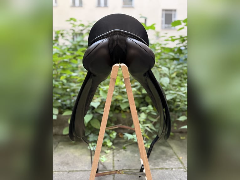 PASSIER GG Extra 16 Zoll schwarz Dressursattel mit Kopfeisen für mehr Widerristfreiheit