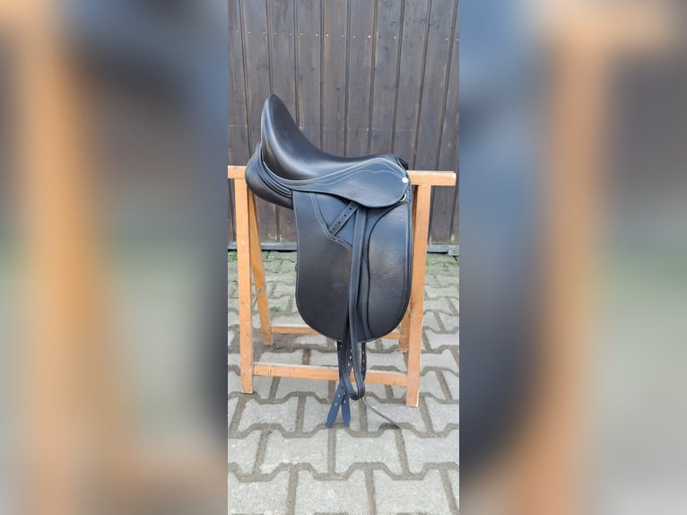 Peter Horobin Sattel 17,5 Dressur Geneva