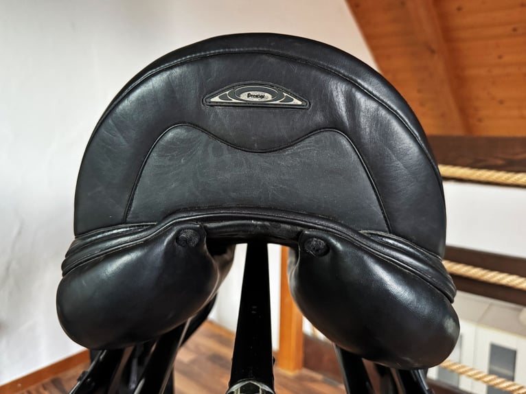 Prestige D2 K 16" Dressursattel, inkl. Zubehör