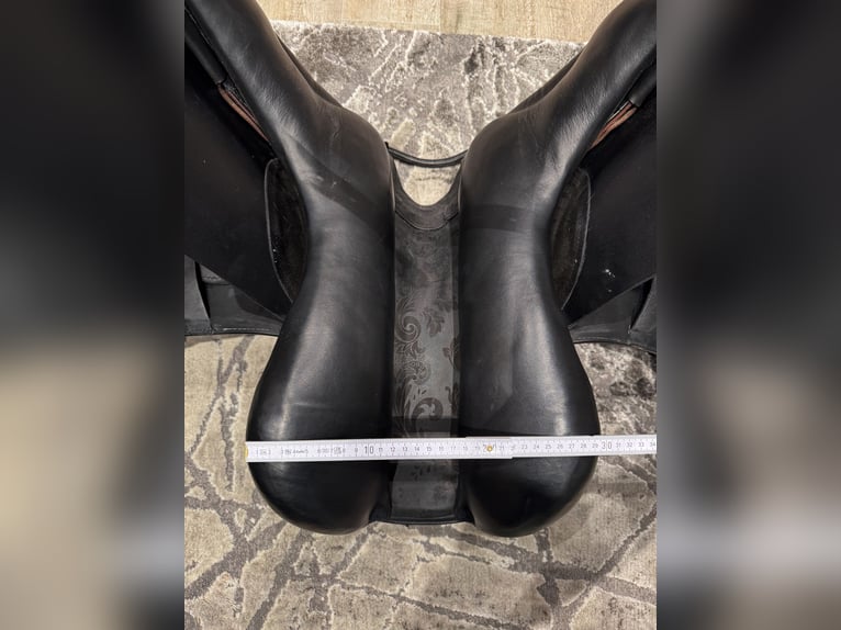 Prestige D2 K 16" Dressursattel, inkl. Zubehör