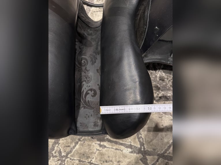 Prestige D2 K 16" Dressursattel, inkl. Zubehör