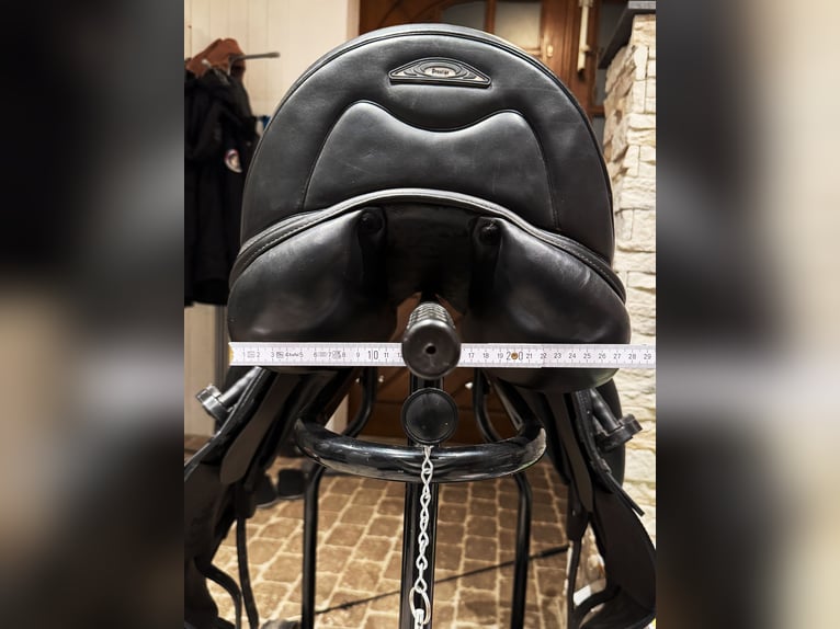 Prestige D2 K 17" Dressursattel, inkl. Zubehör