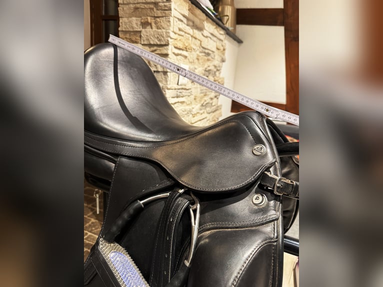 Prestige D2 K 17" Dressursattel, inkl. Zubehör