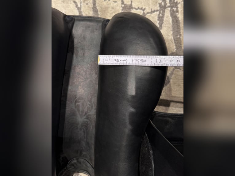 Prestige D2 K 17" Dressursattel, inkl. Zubehör