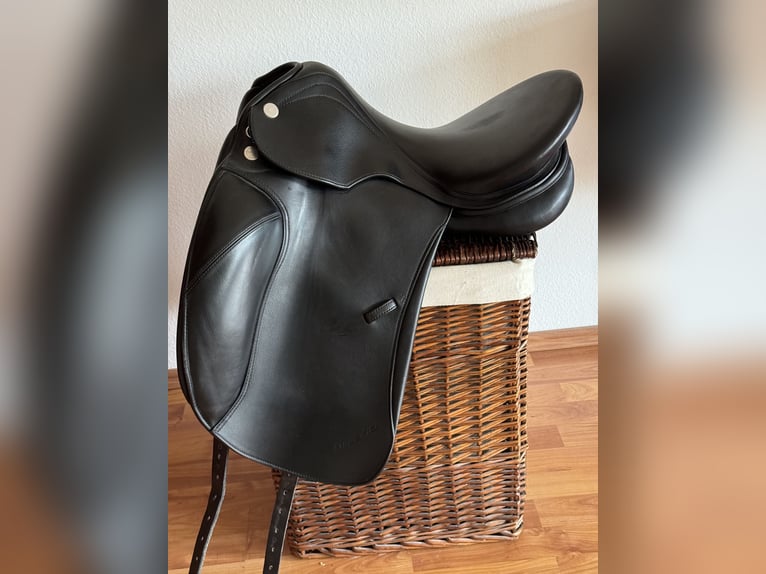 Prestige Milano Dressursattel von Privat zuverkaufen 16 Zoll - neuwertig