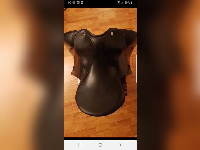 Prestige Milano Dressursattel von Privat zuverkaufen 16 Zoll - neuwertig