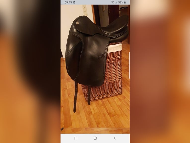 Prestige Milano Dressursattel von Privat zuverkaufen 16 Zoll - neuwertig