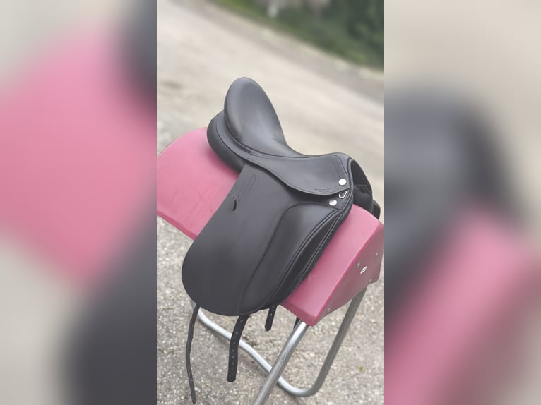 Prestige Roma Dressage – 17 Zoll, Kammerweite 34, neuwertig – Messesattel zum Sonderpreis