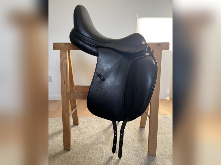 Prestige X-D2 Dressursattel (17S/M)- sehr guter Zustand