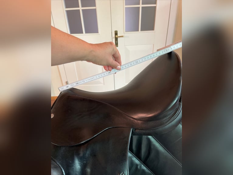 Röösli Dressur Sattel 18 Zoll