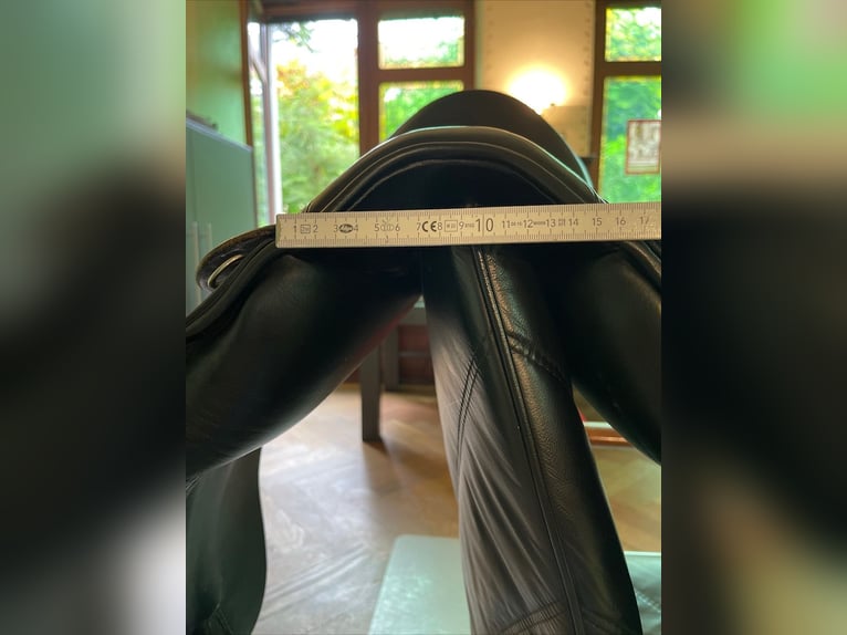 Röösli Dressur Sattel 18 Zoll