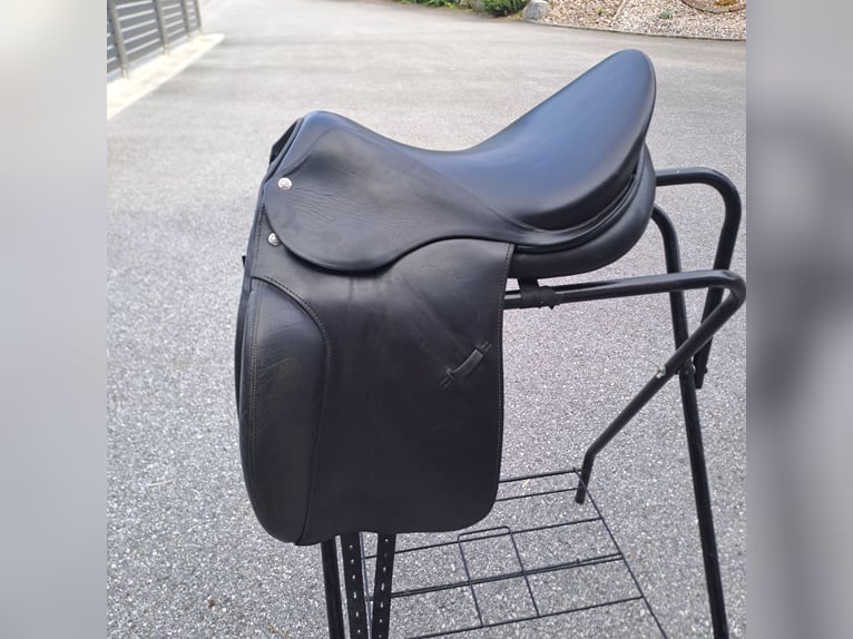 Röösli Dressursattel Rigi Classic, 17"