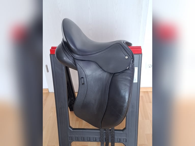 Schleese Dressursattel-Equine Rose International 17"- Top Zustand