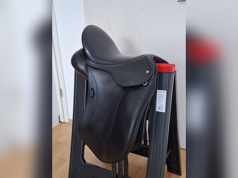 Schleese Dressursattel-Equine Rose International 17"- Top Zustand