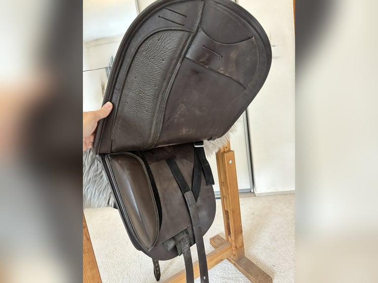 Schleese Flamenco Dressursattel – 18 Zoll – Havannabraun – wenig genutzt