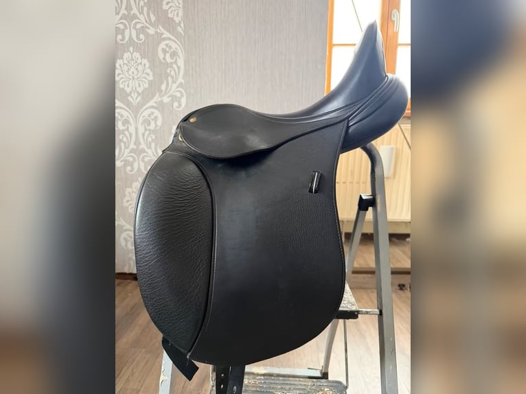 Schleese Nina Dressursattel, 1 Jahr alt, top Zustand 17,5
